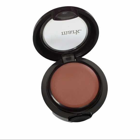 mark. Whisper Kiss Sheer Cream Lip Color Sheer Peach Avon - Picture 7 of 9